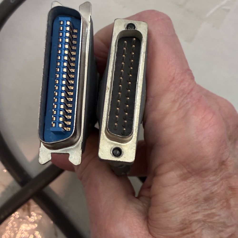 High-Quality Computer Cable with Connectors - Picture 1 of 4